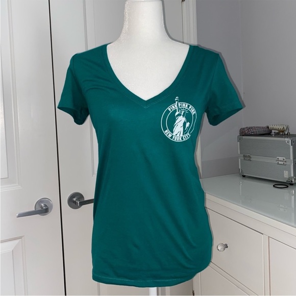 PINK Victoria’s Secret New York V-Neck Tee - Picture 6 of 6